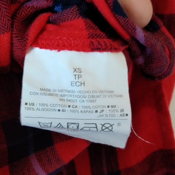 Old Navy Boyfriend Flannel Shirt - Picture 5 of 6